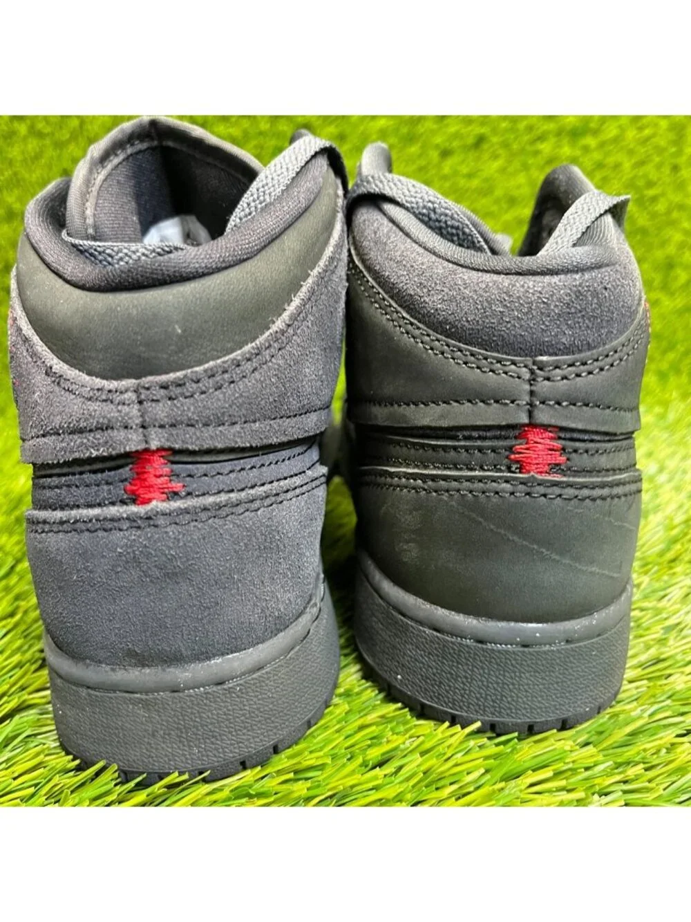 Nike Air Jordan 1 Mid SE Craft Boys Size 4Y Black Athletic Suede Shoes Sneakers